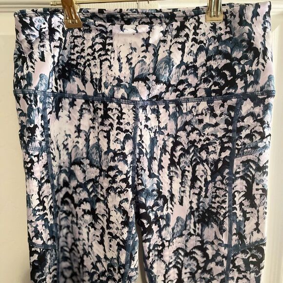 GAIAM Gray and Purple Leggings with Stretchy Fit - Picture 8 of 10